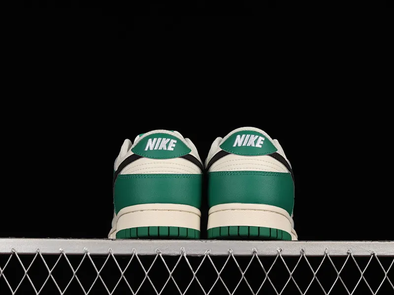 All Categories Nk SB Dunk Series Nk SB Dunk Low Low-top Sneakers Nk SB Dunk Low "Lottery" Heineken Color SB Smashed Backboard Fashion Casual Sneakers DR9654-100